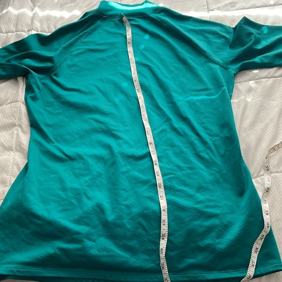 Under armour womens xl cold gear fitted long sleeve.. Never worn. No tags - Picture 3 of 3